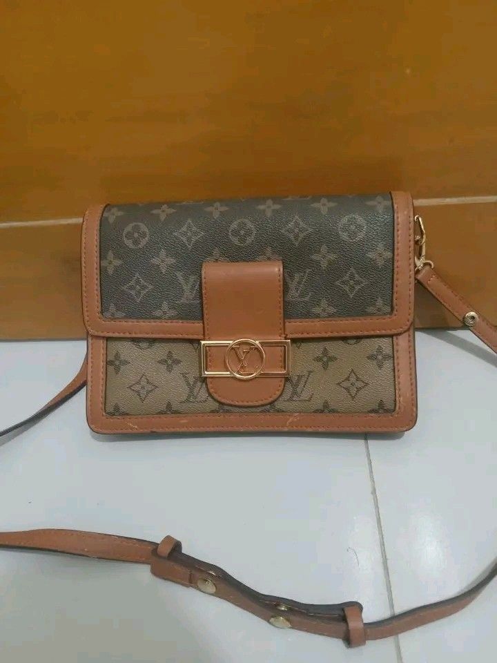 Louis Vuitton dauphine monogram canvas shoulder bags (Category: Luxury Bags & Wallets) located in Koronadal. Submitted by joeannmahi28609 (Listing ID 1469609176, Image 1). Description: louis Vuitton dauphine monogram canvas shoulder bags made in Italy size medium for women only coded in excellent condition ukay source ukay secondhand bags kasya celphone at iba pa. sino bet nito paunahan mga Madam mine nyo na.