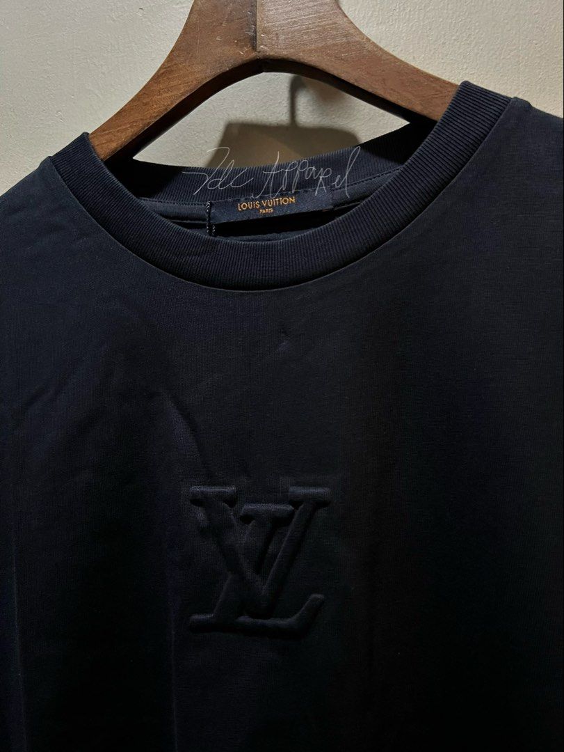Louis Vuitton Embossed LV T-shirt. (Category: Luxury Apparel) located in Imus. Submitted by vdc.apparel (Listing ID 1469590074, Image 2). Description: Louis Vuitton Embossed LV T-shirt. .