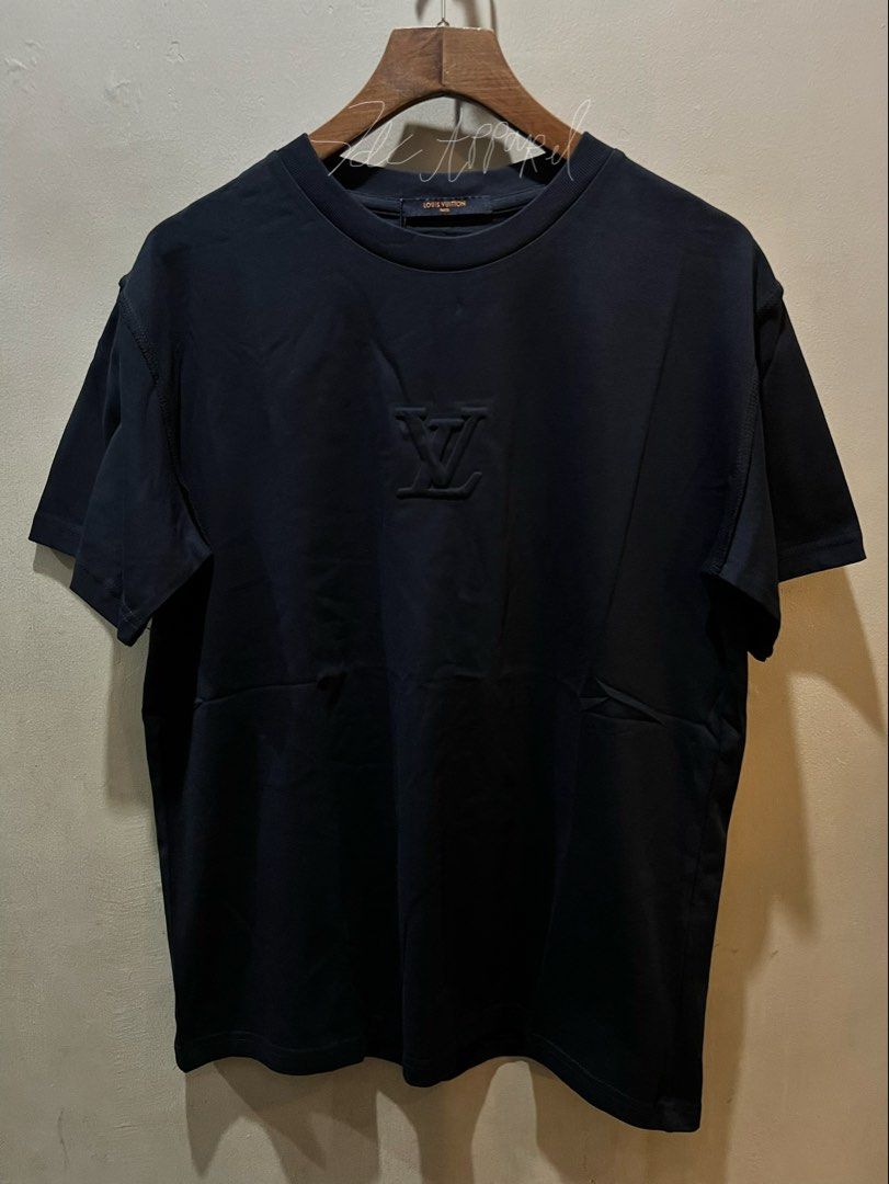 Louis Vuitton Embossed LV T-shirt. (Category: Luxury Apparel) located in Imus. Submitted by vdc.apparel (Listing ID 1469590074, Image 1). Description: Louis Vuitton Embossed LV T-shirt. .