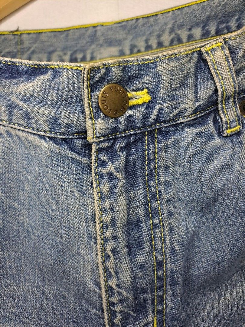 Louis Vuitton Light - Wash Straight - Cut 34 (Category: Luxury Apparel) located in Quezon City. Submitted by yaseen73 (Listing ID 1469641860, Image 3). Description: Louis Vuitton Light - Wash Straight - Cut Denim Semi - Stretch Embroidered LV Logo on the Coin Pocket Made in Japan Wearing Size : 34 Actual Waist : 34 Front Rise : 12 Front Thigh : 12 Leg Opening : 7 Actual Length : 41 In an Excellent Condition - No Issue Pre - Owned or Best Offer Co