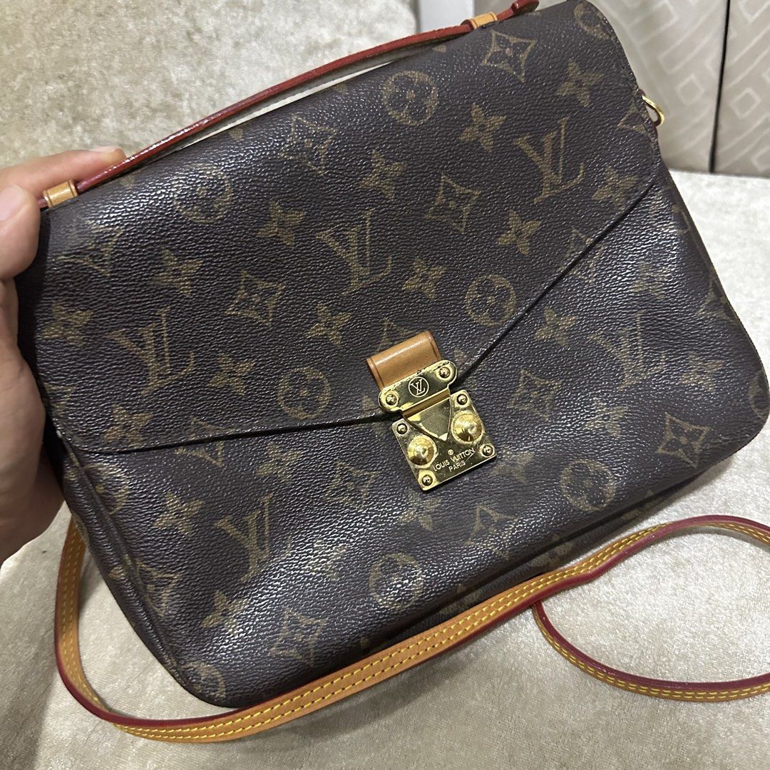 Louis Vuitton Metis Bag (Category: Cross-body Bags) located in Quezon City. Submitted by retroboominwantsummoh (Listing ID 1469699634, Image 2). Description: Louis Vuitton In good condition Maganda sa personal Japan source With signs of usage Bawal sa maselan 📩📩.