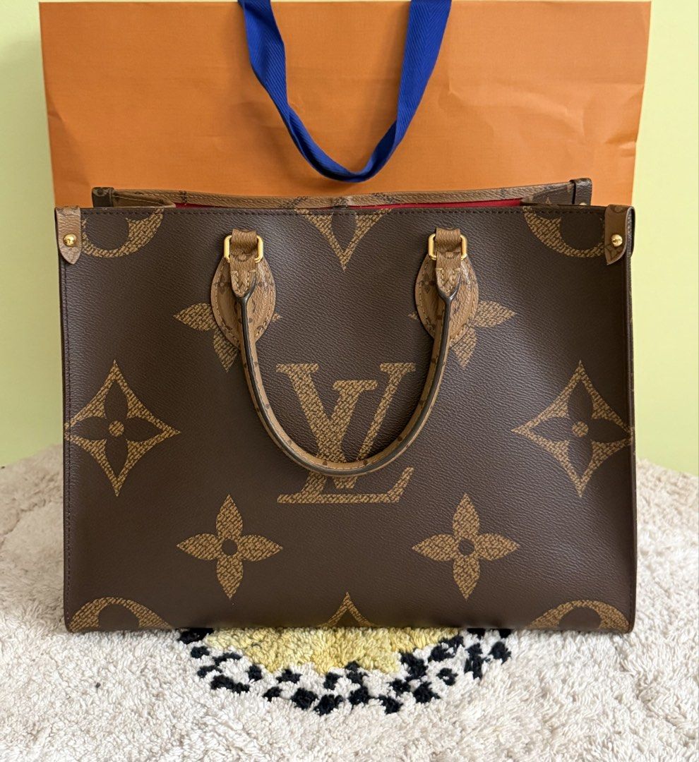 Louis Vuitton OnTheGo Mm (Category: Luxury Bags & Wallets) located in Manila. Submitted by rellamaaim07341 (Listing ID 1469709295, Image 2). Description: Rank A Microchip Comes with Paper bag,Dust bag With Entrupy .