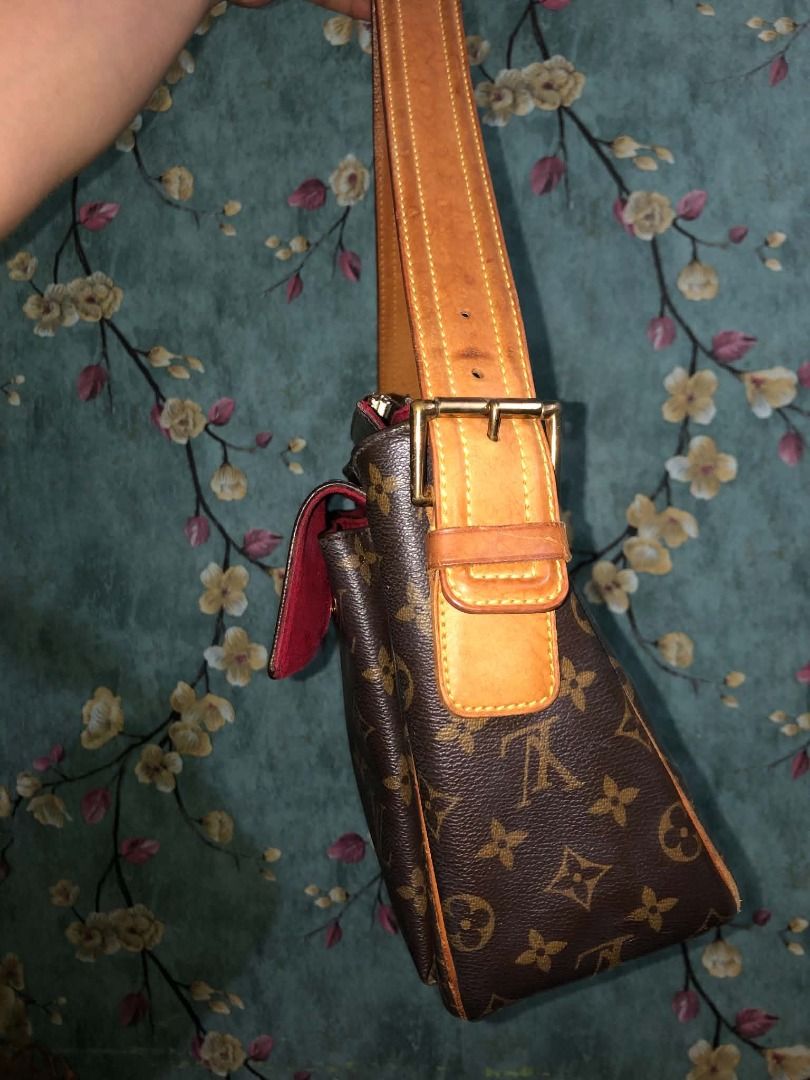 Louis Vuitton viva-cité bag (Category: Luxury Bags & Wallets) located in Caloocan City. Submitted by joice2024 (Listing ID 1469708778, Image 3). Description: Selling my pre loved bag used but not abuse in good condition .