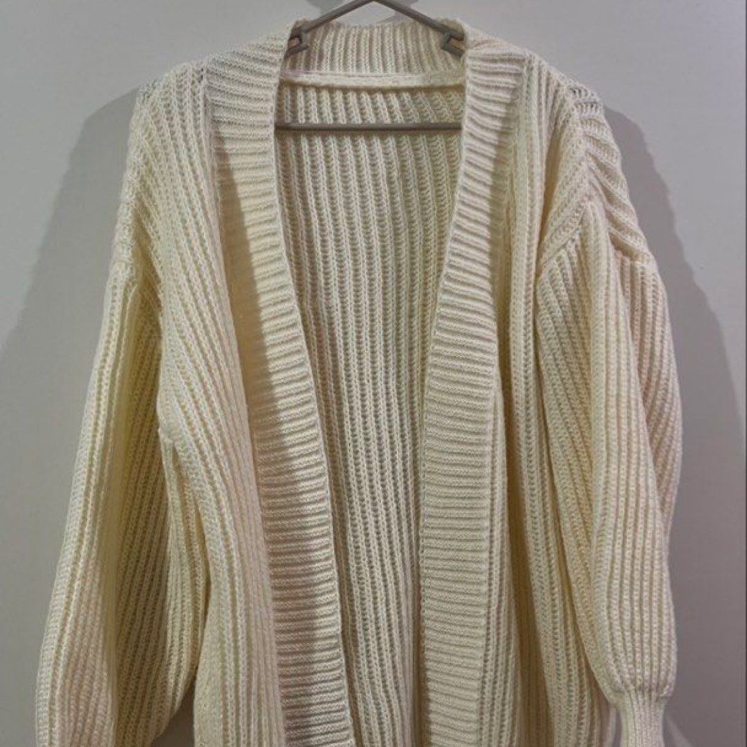 Lovito Oversized Knit Cardigan Cream (Category: Coats, Jackets and Outerwear) located in Mandaluyong City. Submitted by ysa_03 (Listing ID 1469646701, Image 1). Description: - bought from orange app, ₱550 original price - worn once .