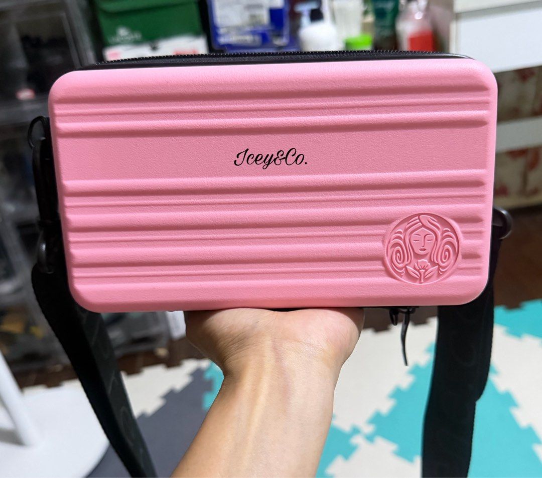Luggage Bag (Category: Cross-body Bags) located in Manila. Submitted by iceyness1984 (Listing ID 1469729418, Image 1). Description: .