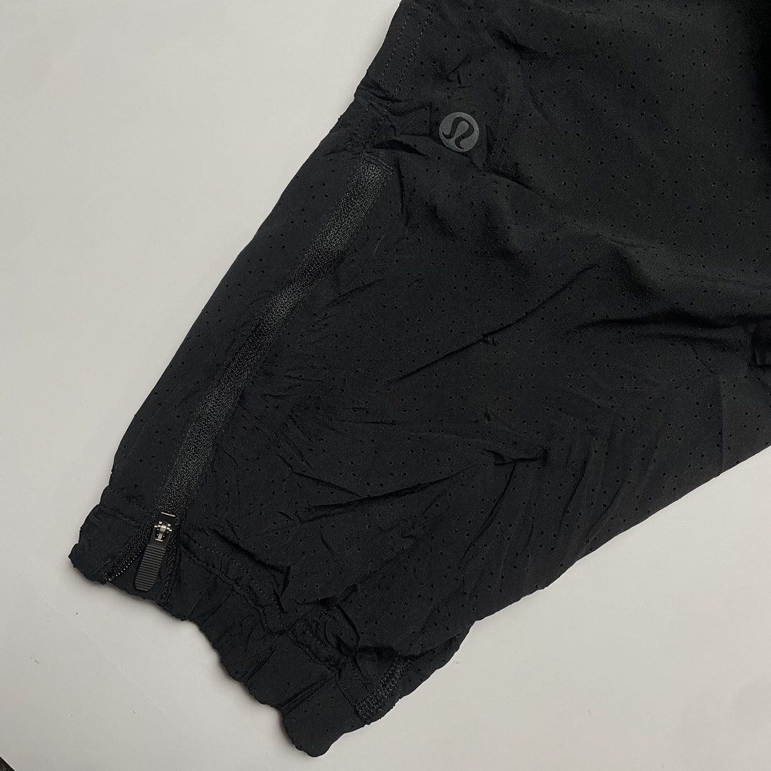 Lulu🍋 casual jogger pants. (Category: Joggers) located in Iloilo. Submitted by nextwearco_ilo (Listing ID 1469717546, Image 3). Description: Lulu🍋 casual jogger pants. • Almost new condition • 27-36 W x 37 L • No flaws ₱ 800 Only Loc : Iloilo city Dm.