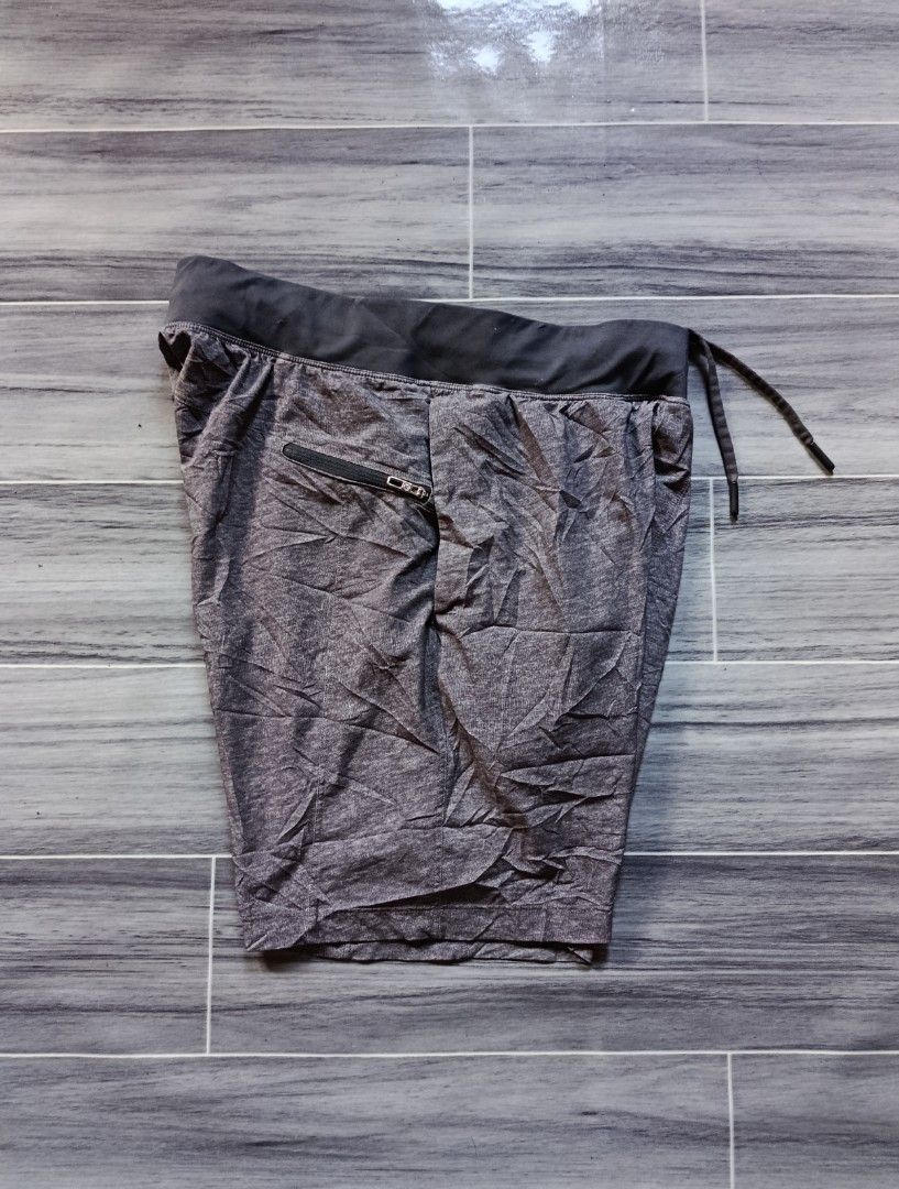 Lululemon men's shorts small (Category: Shorts) located in Bacolod City. Submitted by empatees (Listing ID 1469618796, Image 2). Description: .
