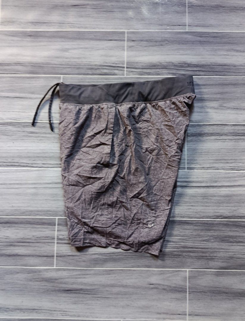Lululemon men's shorts small (Category: Shorts) located in Bacolod City. Submitted by empatees (Listing ID 1469618796, Image 3). Description: .