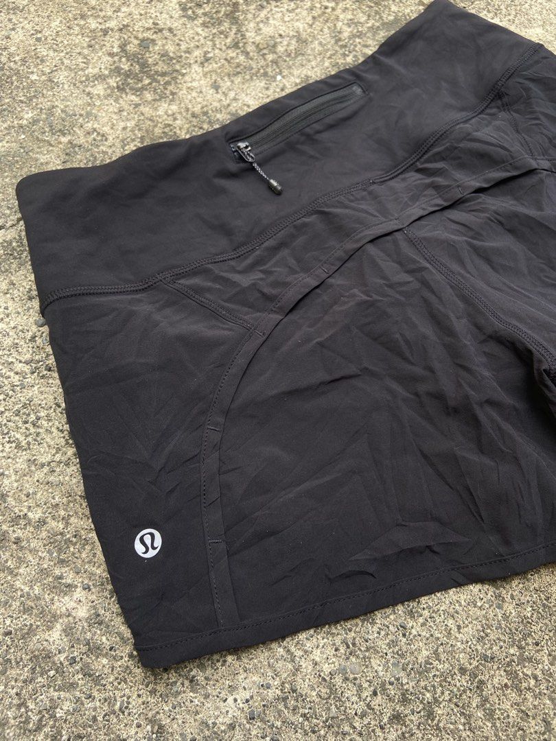Lululemon Short gymwear Dot 4 (Category: Shorts) located in Alcala. Submitted by abasolo_jv (Listing ID 1469611974, Image 3). Description: Good Condition 9.8/10 Color Rate no issues dot 4 on tag authentic dm if interested .
