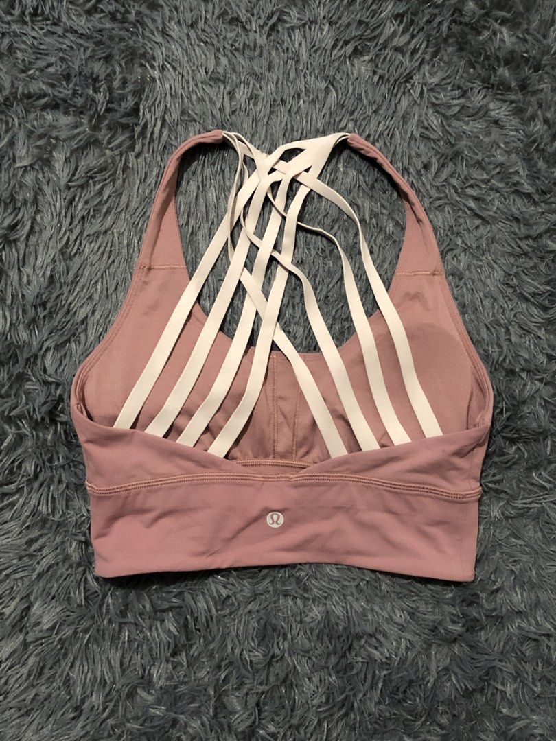 Lululemon Sports Bra (Category: Activewear) located in Manila. Submitted by raremountain00 (Listing ID 1469751439, Image 1). Description: Authentic Excellent condition No issue.