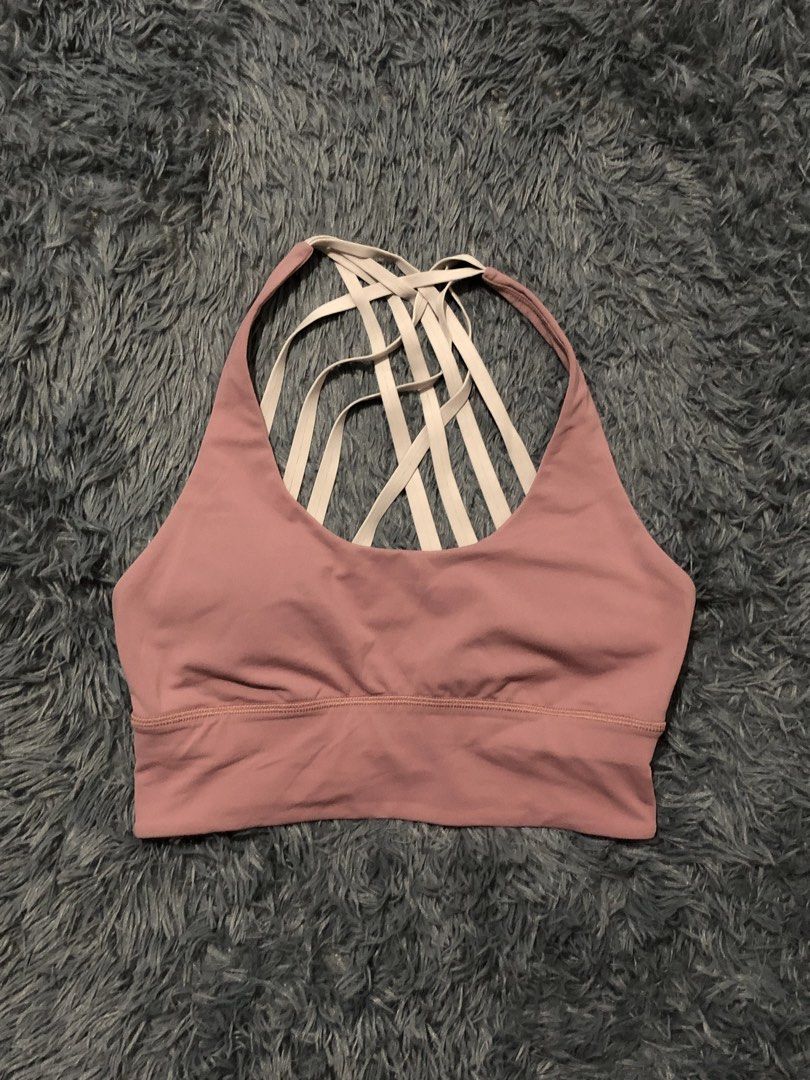 Lululemon Sports Bra (Category: Activewear) located in Manila. Submitted by raremountain00 (Listing ID 1469751439, Image 2). Description: Authentic Excellent condition No issue.