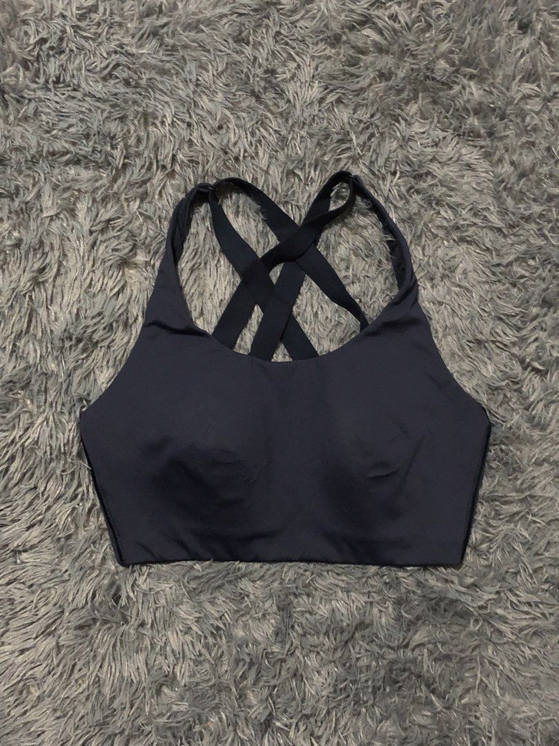 Lululemon Sports Bra (Category: Activewear) located in Manila. Submitted by raremountain00 (Listing ID 1469751492, Image 2). Description: Authentic Excellent condition No issue.
