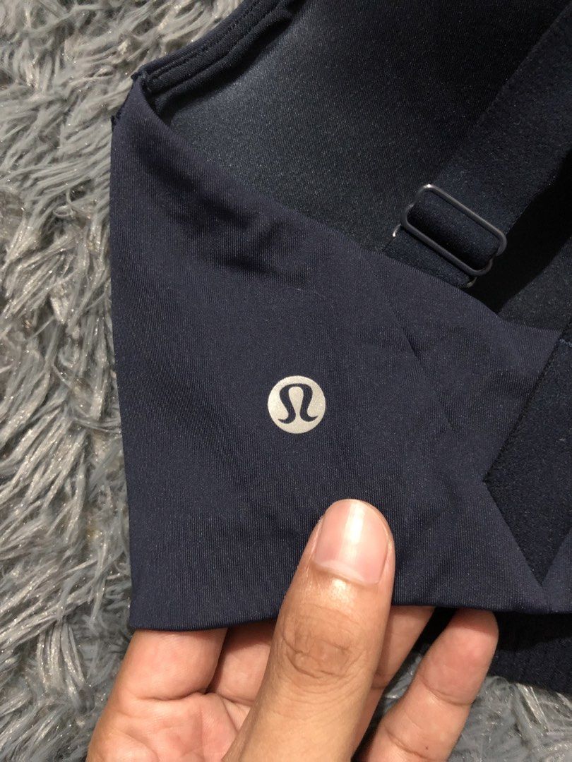 Lululemon Sports Bra (Category: Activewear) located in Manila. Submitted by raremountain00 (Listing ID 1469751492, Image 3). Description: Authentic Excellent condition No issue.