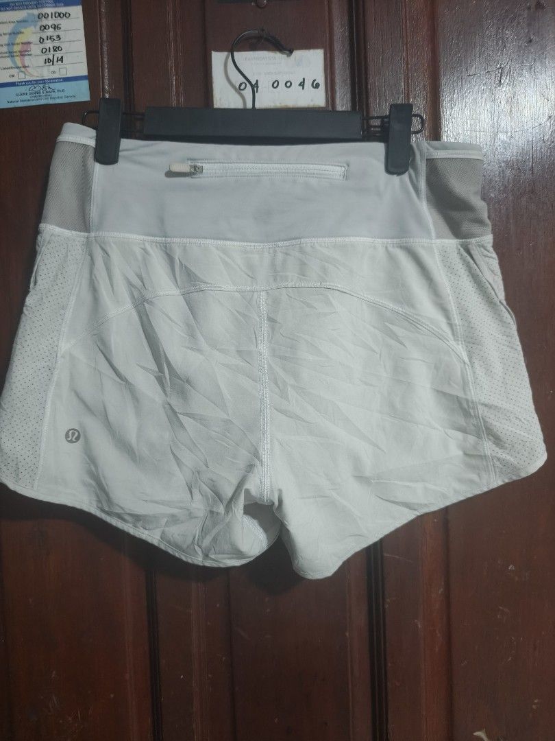 Lululemon sports shorts (Category: Shorts) located in Quezon City. Submitted by makmakramirez (Listing ID 1469748670, Image 2). Description: lululemon sports shorts issue may minimal stain ndi naman halata kaya mura size 6 27-32 waist length : 11.5 inches loc Santa Lucia novaliches Lalamove or spx courier Spx sf 50php NCR 60php Luzon 75 php vis, min.