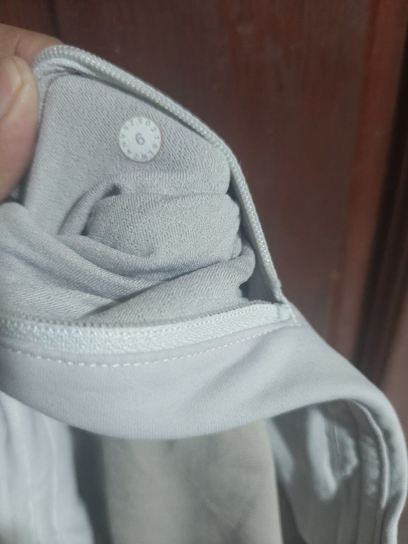 Lululemon sports shorts (Category: Shorts) located in Quezon City. Submitted by makmakramirez (Listing ID 1469748670, Image 3). Description: lululemon sports shorts issue may minimal stain ndi naman halata kaya mura size 6 27-32 waist length : 11.5 inches loc Santa Lucia novaliches Lalamove or spx courier Spx sf 50php NCR 60php Luzon 75 php vis, min.