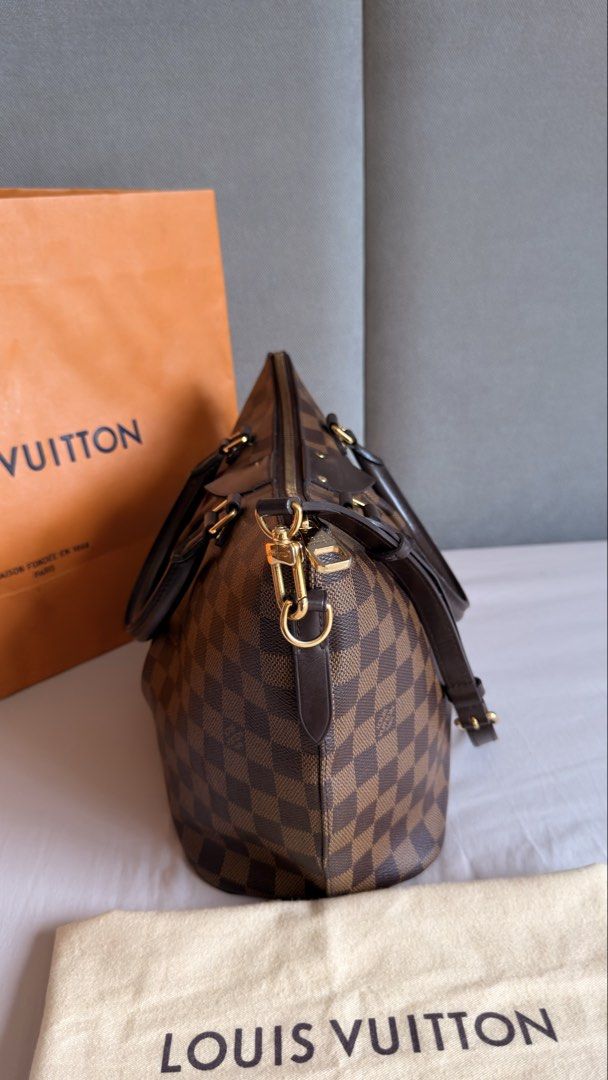 LV Damier Ebene Siena MM (Category: Luxury Bags & Wallets) located in Quezon City. Submitted by gzluxe (Listing ID 1469601209, Image 3). Description: LV Siena in MM size 💯 Auth Comes with dustbag and paperbag Good condition .