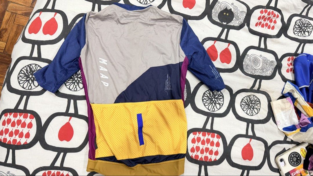MAAP RAPHA (Category: Activewear) located in Pasig City. Submitted by mphg37 (Listing ID 1469685372, Image 2). Description: Maap jerser size Small P5000 Rapha size xs P4000 each .