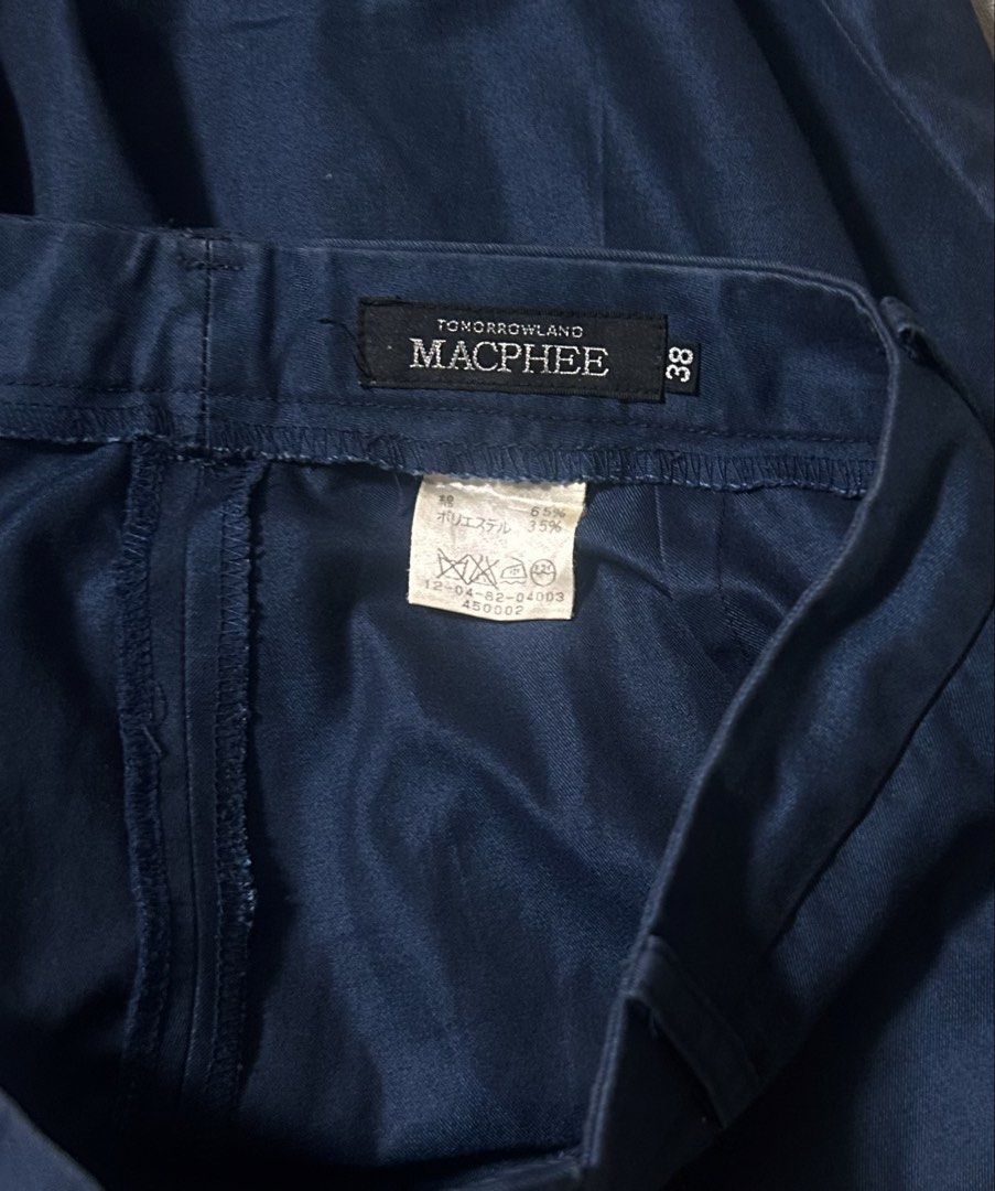 MACPHEE (Category: Trousers) located in Davao. Submitted by sart0ria85 (Listing ID 1469612198, Image 3). Description: Dark navy blue trousers in ankle length. 65% cotton, 35% polyester blend MADE IN JAPAN 🇯🇵 MEDIUM. Size 6 VERY GOOD CONDITION (86/100).
