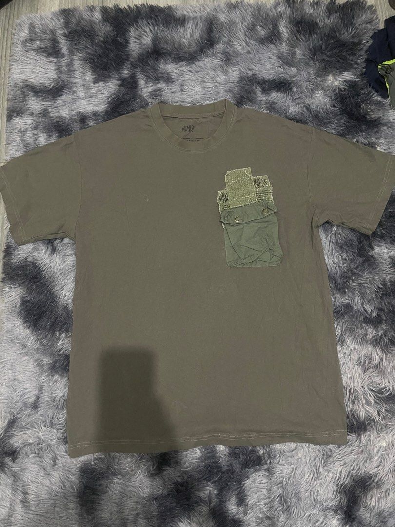 Madness tee (Category: Formal Shirts) located in San Jacinto. Submitted by clothcartelph (Listing ID 1469663259, Image 1). Description: Size: XL Dimes: 24/32 Width: 24 Length: 32 Issue: ~ Color rate: 9.3/10 .