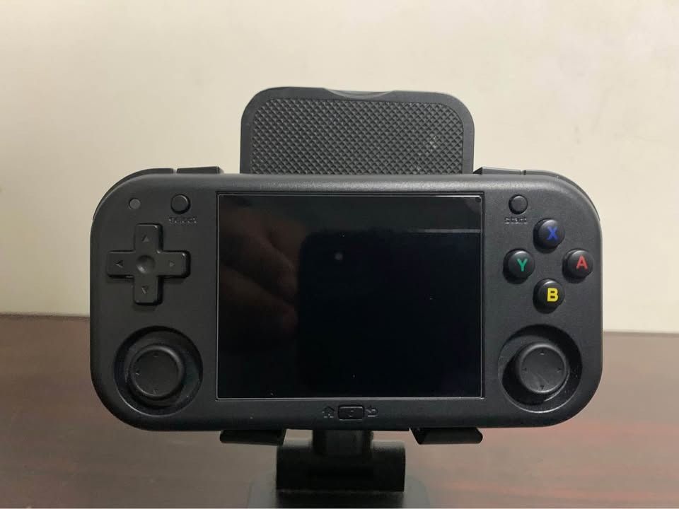 MagicX Mini Zero 28 (Category: Nintendo) located in Antipolo. Submitted by 8xxrxx8 (Listing ID 1469674629, Image 2). Description: Magicx Mini zero 28 . -complete accessories, no issues -screen protected, no scratches on screen or body like new condition -stock 64 gb sd card with games . Meetups: Around Antipolo Area or Lalamove if malayo MOP: Cash, Gotyme Bank.