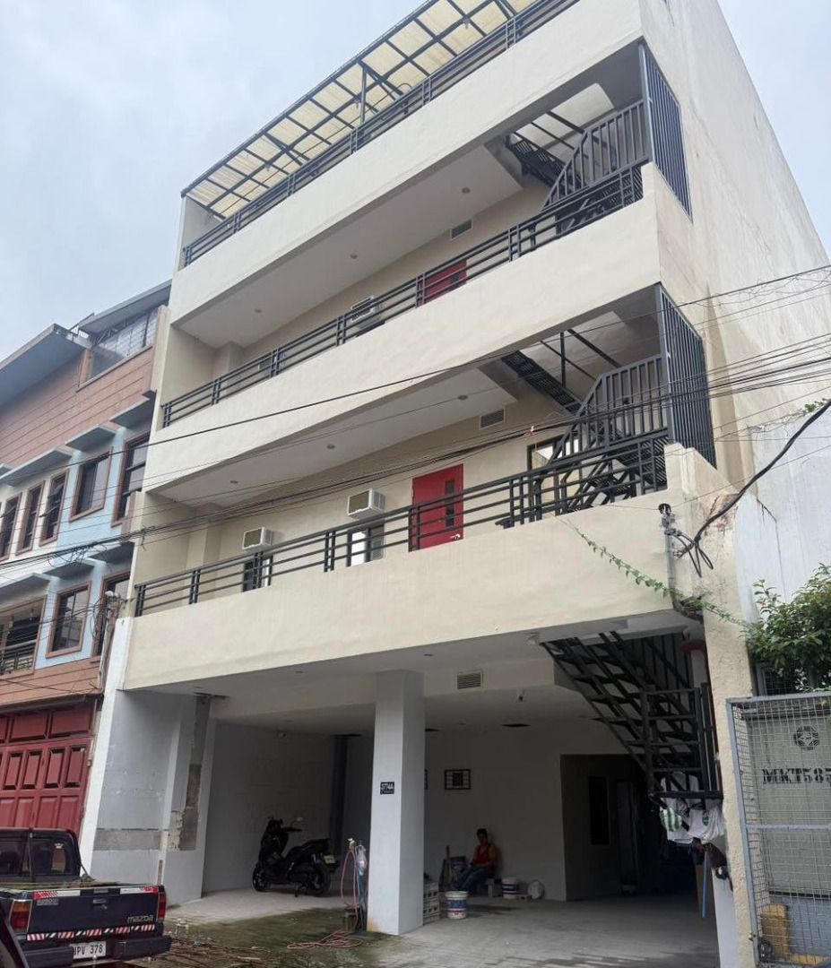 Makati Metro Manila (Category: Room Rentals) located in Manila. Submitted by mrkdorm (Listing ID 1469585405, Image 2). Description: AFFORDABLE & SAFE DORMITORY FOR RENT – MAKATI Location: 3774A Gen. Estrella St., Bangkal, Makati ROOM OPTIONS & FEATURES • Available for 1–2 pax | 3–4 pax • Semi-furnished • With bunk beds • Air-conditioned • Large cabinets • Kitchenette • Private bathroom SECURITY & AMENITIES • 24/7 CCTV monitoring • Magnetic door l