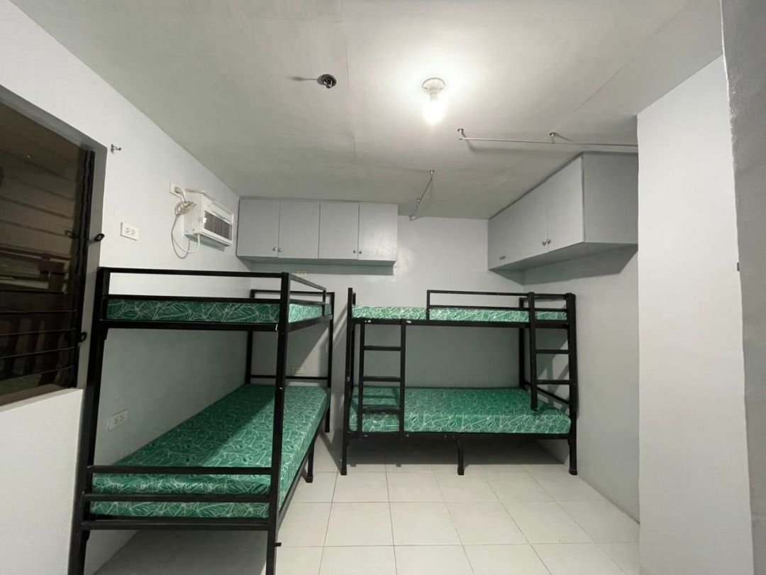 Makati Metro Manila (Category: Room Rentals) located in Manila. Submitted by mrkdorm (Listing ID 1469585405, Image 3). Description: AFFORDABLE & SAFE DORMITORY FOR RENT – MAKATI Location: 3774A Gen. Estrella St., Bangkal, Makati ROOM OPTIONS & FEATURES • Available for 1–2 pax | 3–4 pax • Semi-furnished • With bunk beds • Air-conditioned • Large cabinets • Kitchenette • Private bathroom SECURITY & AMENITIES • 24/7 CCTV monitoring • Magnetic door l