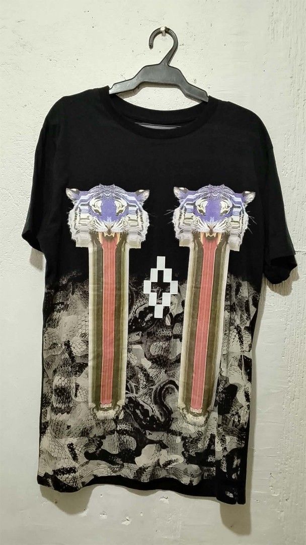 Marcelo Burlon Tiger Graphic shirt (Category: Tshirts & Polo Shirts ) located in Manila. Submitted by gowicollection28 (Listing ID 1469660178, Image 1). Description: 21x29.