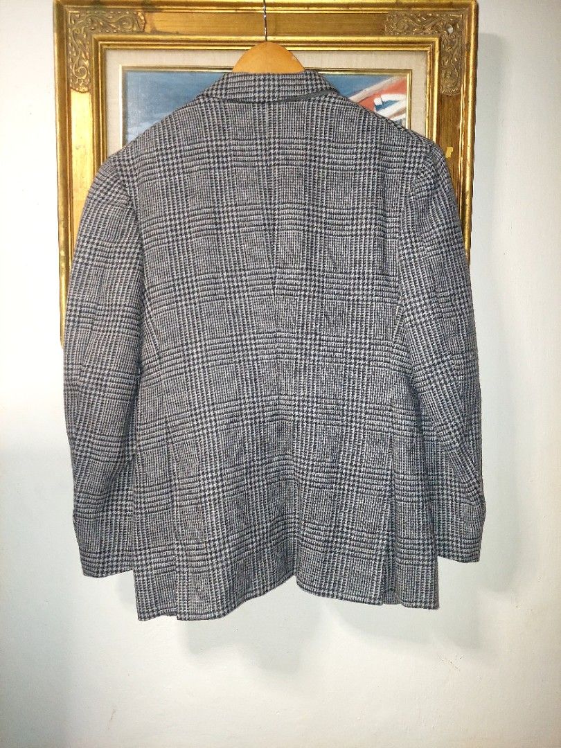 Marling & evans (Category: Coats, Jackets and Outerwear) located in Santa Rosa. Submitted by roycerocus (Listing ID 1469586244, Image 2). Description: good as new plaid 3 button blazer coat no issue.
