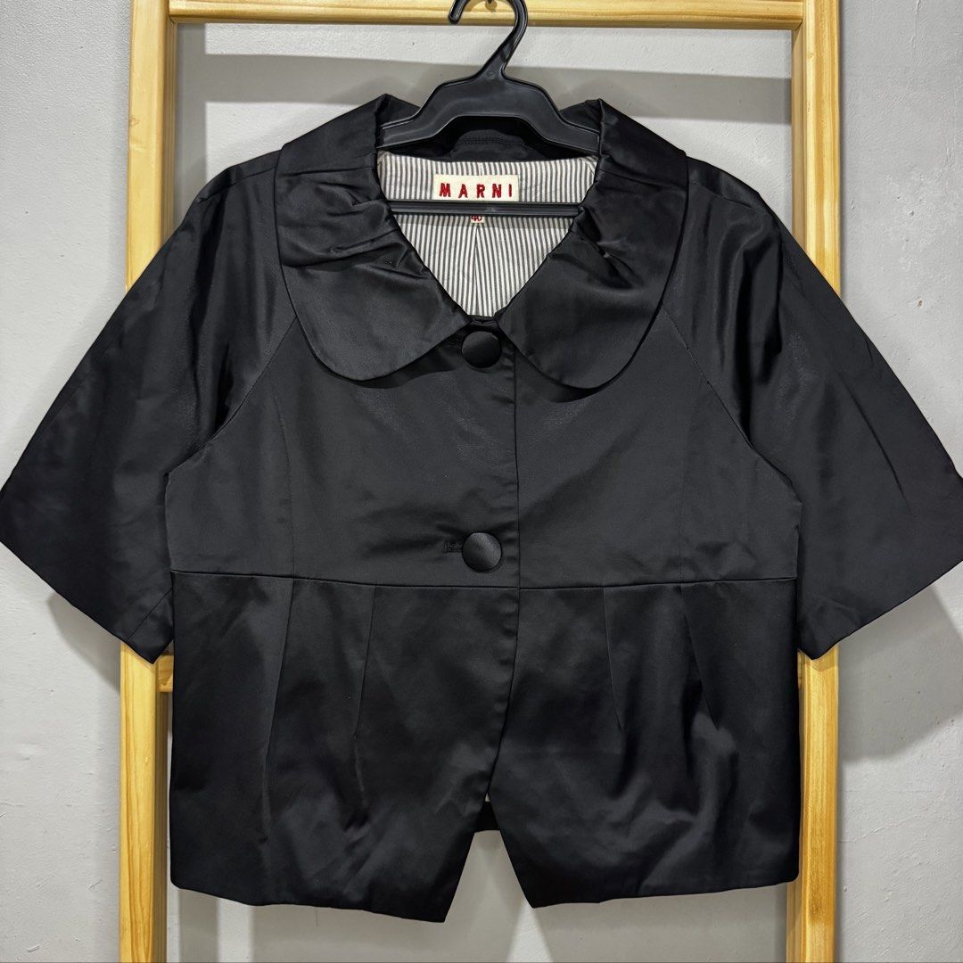MARNI coat-style blouse (Category: Others Tops) located in Valenzuela. Submitted by thriftynanay88 (Listing ID 1469625486, Image 1). Description: Size 40 on tag M-L womens.