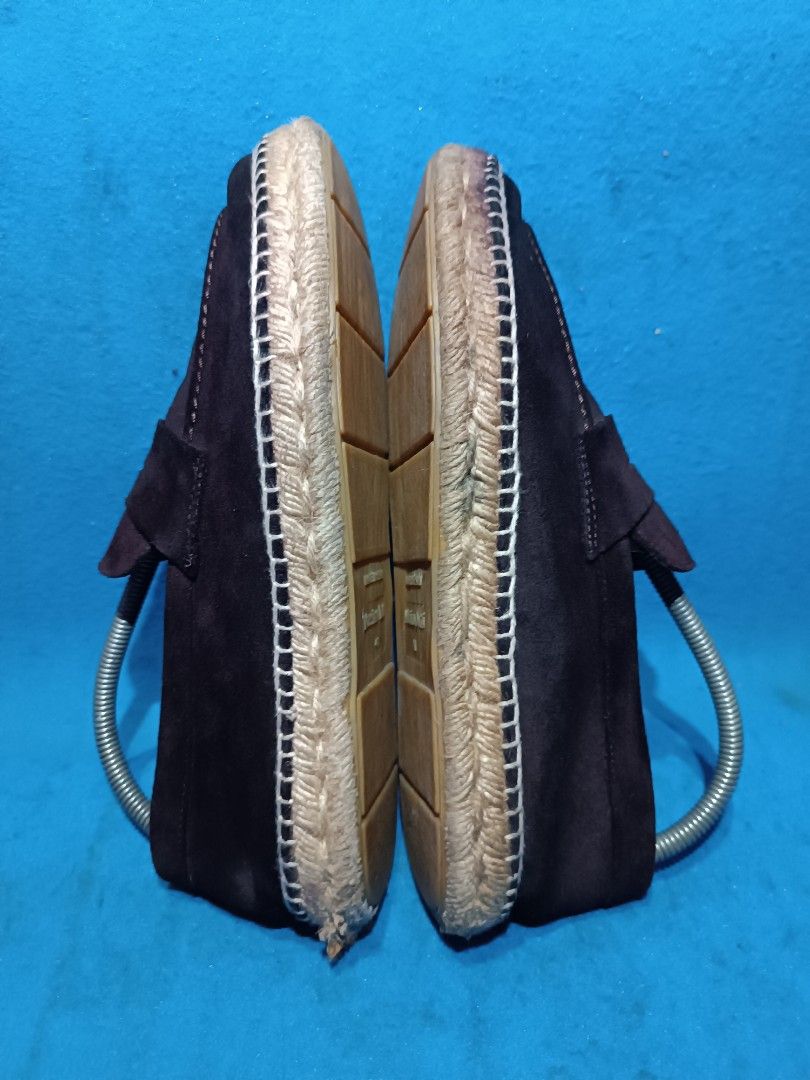 Massimo Dutti Penny Loafer Size 8 US | 41 EU Preloved (Category: Casual Shoes) located in Quezon City. Submitted by second.foot (Listing ID 1469716258, Image 3). Description: - Made in Spain - Color Dark brown - Leather Materials - Good condition Leather Insole/Outsole - No Damage - No heeldrag - Overall condition: 8/10 - RFS: need cash - MOP: gcash - QC Location.