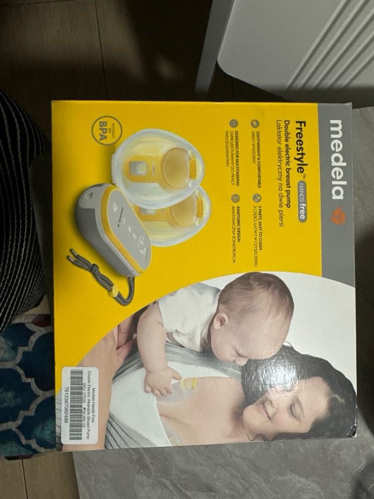 Medela breast pump (Category: Breastfeeding & Bottle Feeding) located in Mandaluyong City. Submitted by ryugarage (Listing ID 1469633827, Image 3). Description: Slighty used medele pump Complete set Bnew price 28k Tag price on the box.