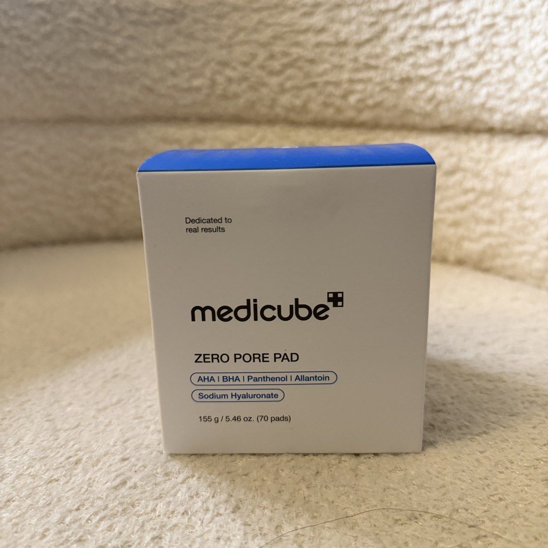 Medicube Zero Pore Pad 70 Pads (Category: Face Care) located in Abucay. Submitted by ishmmm (Listing ID 1469685202, Image 2). Description: - Brand new & unopened: Comes in its original matching outer box - Content: 70 pads (155g total weight) - Key ingredients: AHA, BHA, panthenol, allantoin, and sodium hyaluronate - Benefits: Gently exfoliates, tightens pores, and hydrates the skin - 100% authentic and ready to ship from a trusted seller.