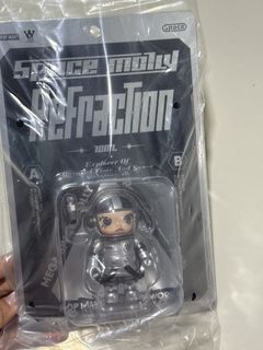 POP MART Space Molly Refraction 100% Explorer Of, Toys & Collectibles ...