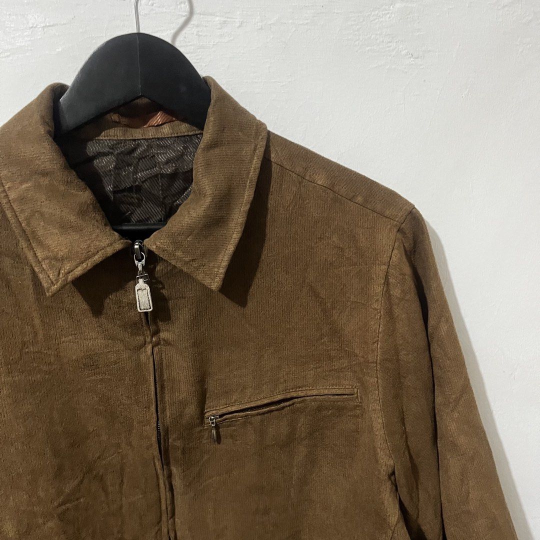 Men's Brown Harrington Jacket | Collared Jacket | Office Jacket | Corduroy Jacket (Category: Coats, Jackets and Outerwear) located in Calamba. Submitted by nostlg (Listing ID 1469730514, Image 3). Description: 22 x 26 inches AVAILABLE fixed 📍Lowballers will be ignored. 📍Courier: J&T (no cod) 📍Please avoid making offer if you're not sure. 📍Payment first: GCASH only 📍Feel free to ask me about the item before buying. No return. 📍Shipping fee w