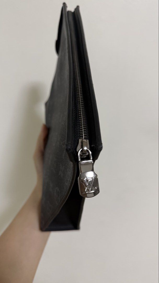Men's Clutch in black monogram (Category: Belt bags, Clutches and Pouches) located in Las Pinas. Submitted by prelovedrepubliq2 (Listing ID 1469704970, Image 3). Description: LV Men's clutch black monogram Microchipped scannable.
