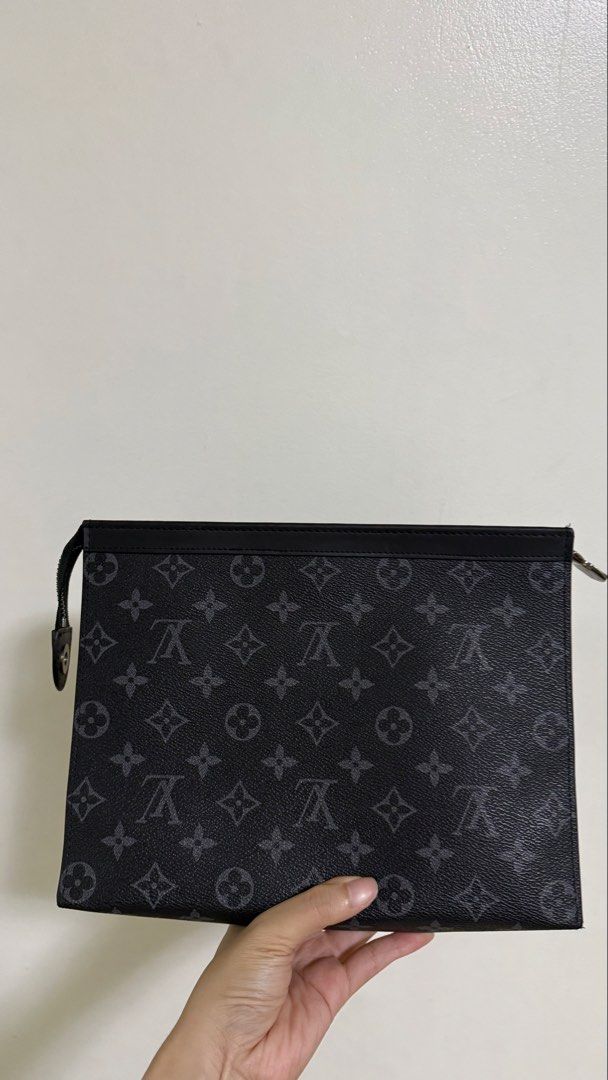 Men's Clutch in black monogram (Category: Belt bags, Clutches and Pouches) located in Las Pinas. Submitted by prelovedrepubliq2 (Listing ID 1469704970, Image 2). Description: LV Men's clutch black monogram Microchipped scannable.
