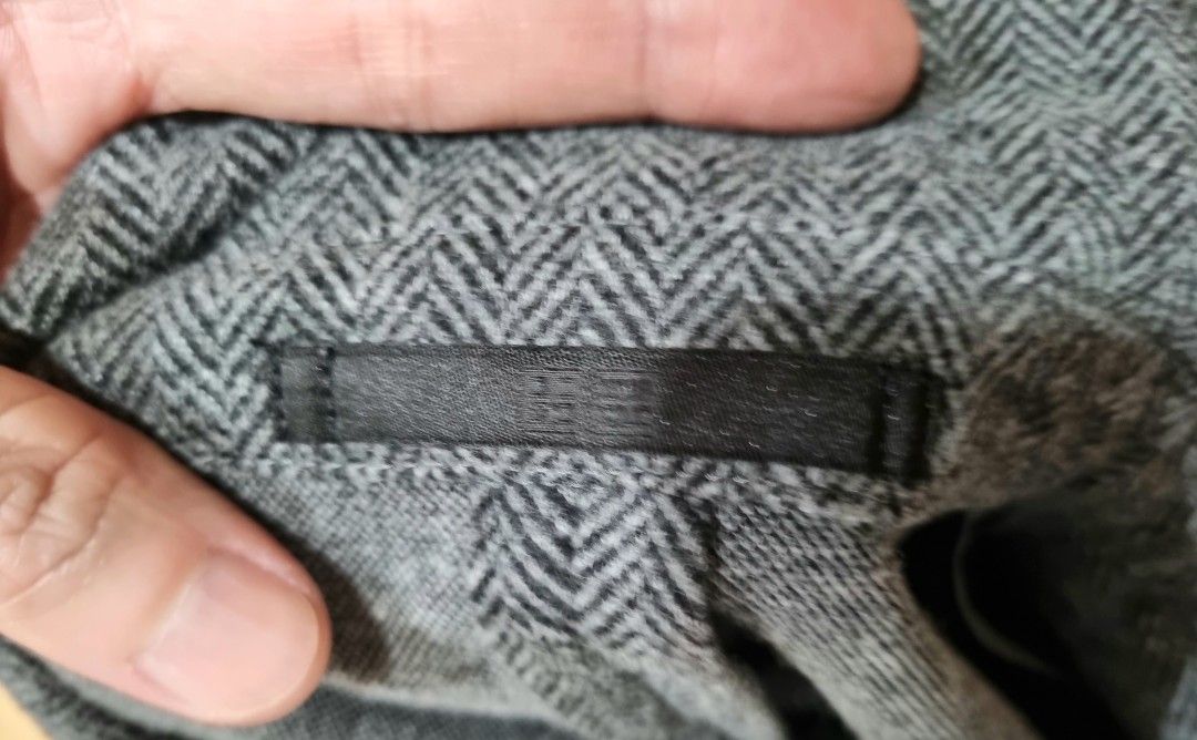 Men's Grey Herringbone Casual Blazer Jacket (Category: Coats, Jackets and Outerwear) located in San Juan City. Submitted by loren69 (Listing ID 1469694361, Image 3). Description: - Grey herringbone pattern blazer - Soft textured fabric for comfort - Two-button front closure with simple notch lapel - Features two lower patch pockets and one chest pocket - Versatile design, easy to dress up or keep casual - Unisex.
