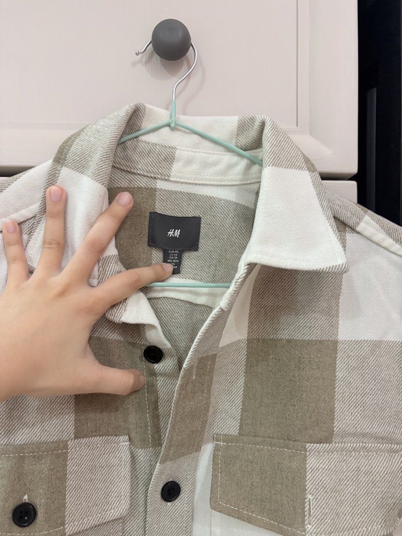 Men’s H&M Plaid Outerwear Size XS (Category: Coats, Jackets and Outerwear) located in Bulacan. Submitted by _bythepetitecollective (Listing ID 1469624166, Image 2). Description: Looks like new! In a very good condition. 💯 XS pls see tag. Shoulders: 16.5 inches Pit to pit: 19 inches Length: 26.5 inches .