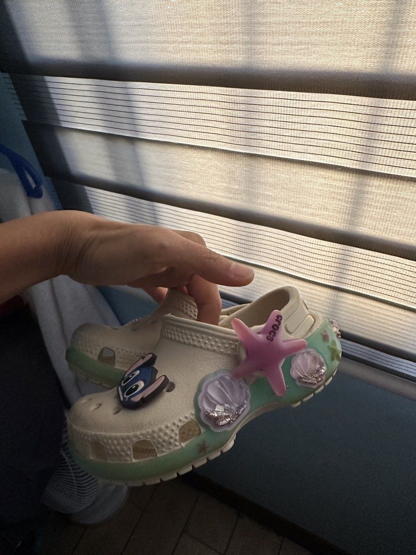 mermaid design crocs (Category: Babies & Kids Fashion) located in Rizal. Submitted by chonwear (Listing ID 1469616530, Image 3). Description: my favorite design🥲 mermaid super pretty nito as in limitted edition lang to nabili ko in zalora for 2500 and now sell kona lang for 1500🥲 looks new padin bihira lang gamitin and mdami na crocs baby ko i need space na din c6 size prefer age 1-2y .