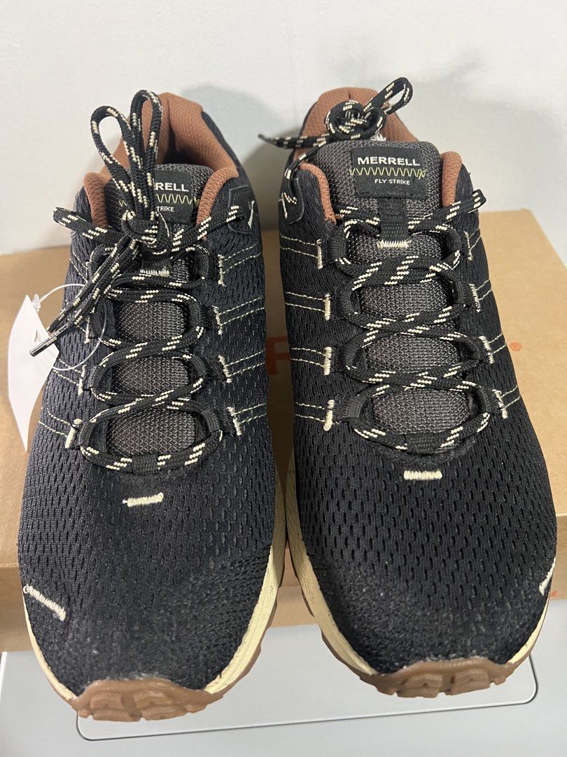 MERRELL FLYSTRIKE MENS SIZE 8 & 8.5 (Category: Sneakers) located in Baguio. Submitted by kyrawang22 (Listing ID 1469610730, Image 2). Description: .