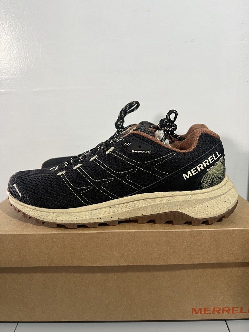 MERRELL FLYSTRIKE MENS SIZE 8 & 8.5 (Category: Sneakers) located in Baguio. Submitted by kyrawang22 (Listing ID 1469610730, Image 1). Description: .