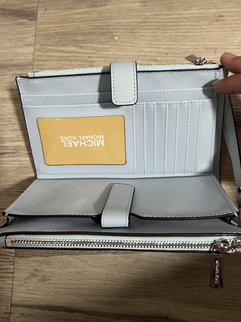 MICHAEL KORS JETSET DOUBLE ZIP WRISLET (Category: Wallets & Card holders) located in Baguio. Submitted by kyrawang22 (Listing ID 1469575072, Image 3). Description: .