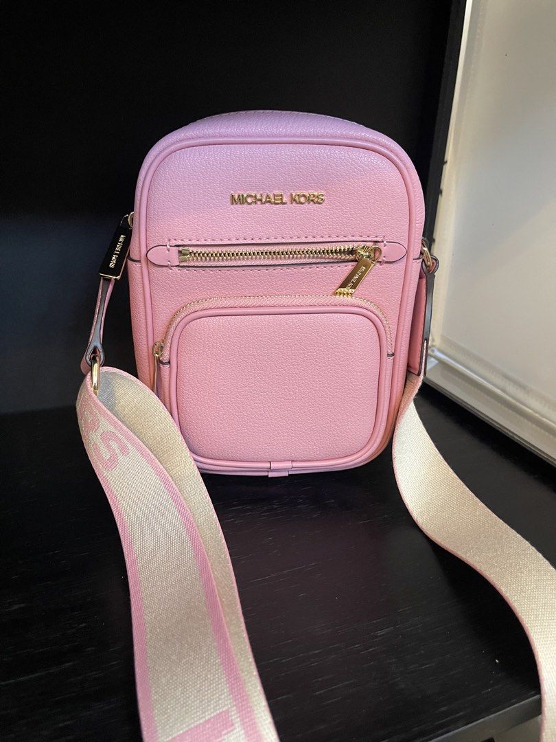 Michael Kors Sling Bag (Category: Cross-body Bags) located in Las Pinas. Submitted by UNQUARANTINED (Listing ID 1469649864, Image 3). Description: .
