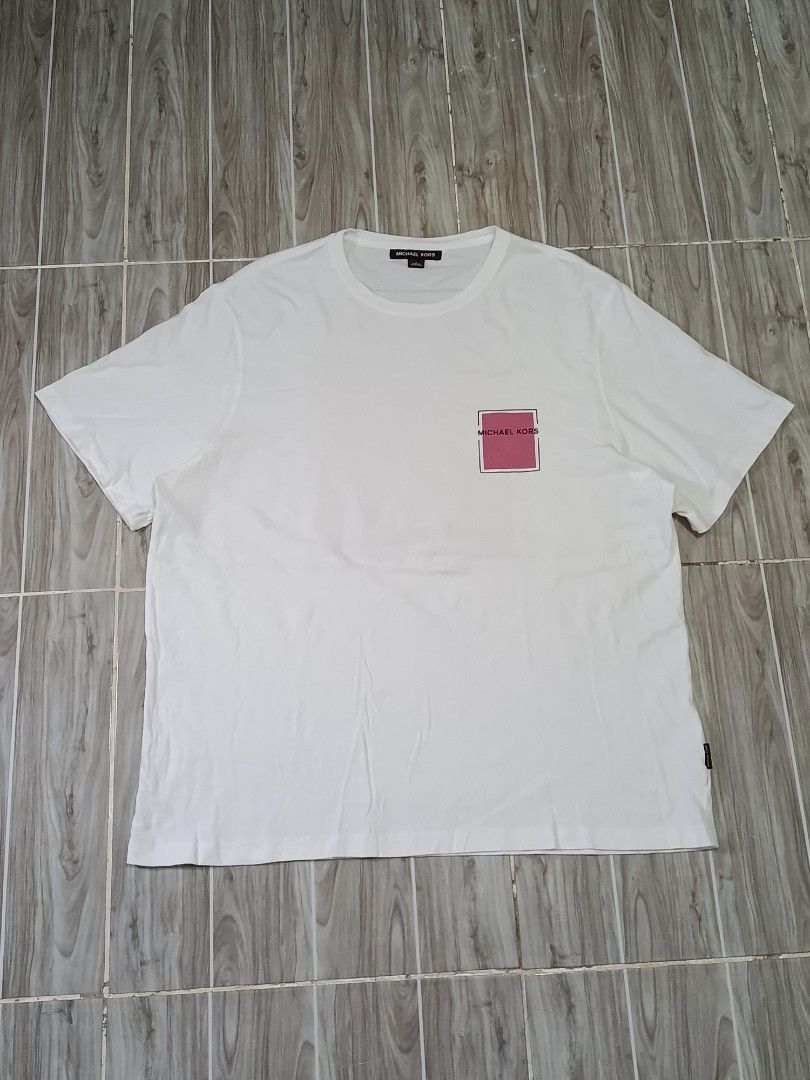MICHAEL KORS TSHIRT (freeshipping) (Category: Tshirts & Polo Shirts ) located in Quezon City. Submitted by gyl-stop (Listing ID 1469651555, Image 1). Description: free shipping 24.5 x 28 very good condi cr: 9.5/10 issue: cut wash tag, and nung cinut nadamay stitch, need restitch.
