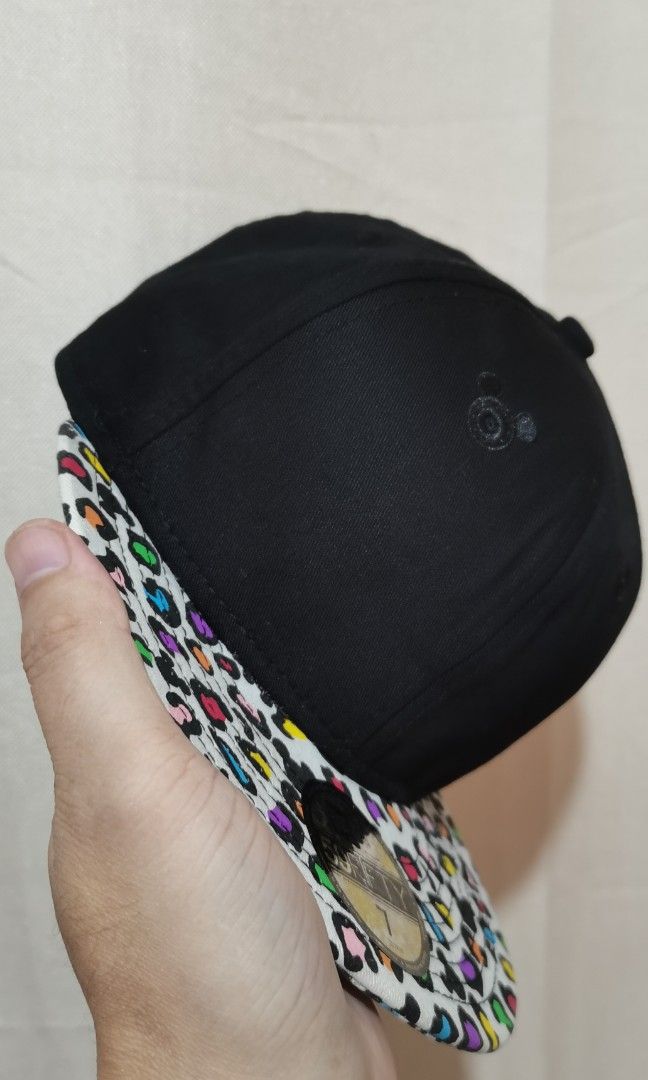 Mickey Mouse New Era Fitted Cap (Category: Caps & Hats) located in Indang. Submitted by capitenyo (Listing ID 1469612906, Image 3). Description: Authentic Mickey Mouse New Era 59fifty Cap ✅ 59fifty Fitted ✅ Collectable Cap ✅ Dome Size - 7 fitted (55.8cm) ✅ Color rate - 9/10 ✅ Materials - 100% Cotton ✅ Made in China ✅ Condition - Used, Good ⛔ Yung Sticker with Some Scratch ✅ Actual photos are posted ⭕ Gcash Mode of Payment / No COD LBC BRANCH COP 
