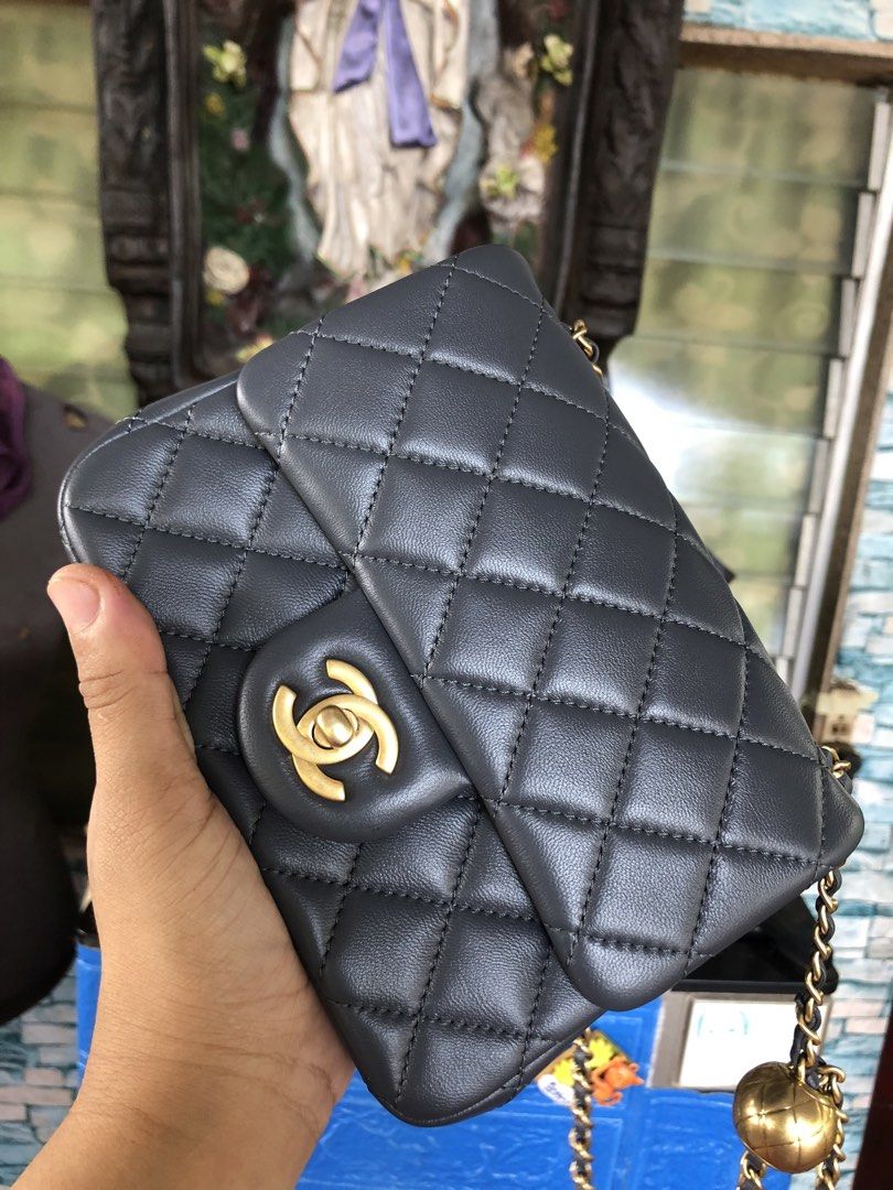 Micro bag (Category: Luxury Bags & Wallets) located in Ozamiz City. Submitted by kapesteba112457 (Listing ID 1469636066, Image 1). Description: St@n3L CrAsh!! Micro kasya promax and small wallet in lambskin leather!! CC underzip! Ganda dark matte gray for only 6500 pasok pang regalo❤️ selected preloved bag from japan/korea.