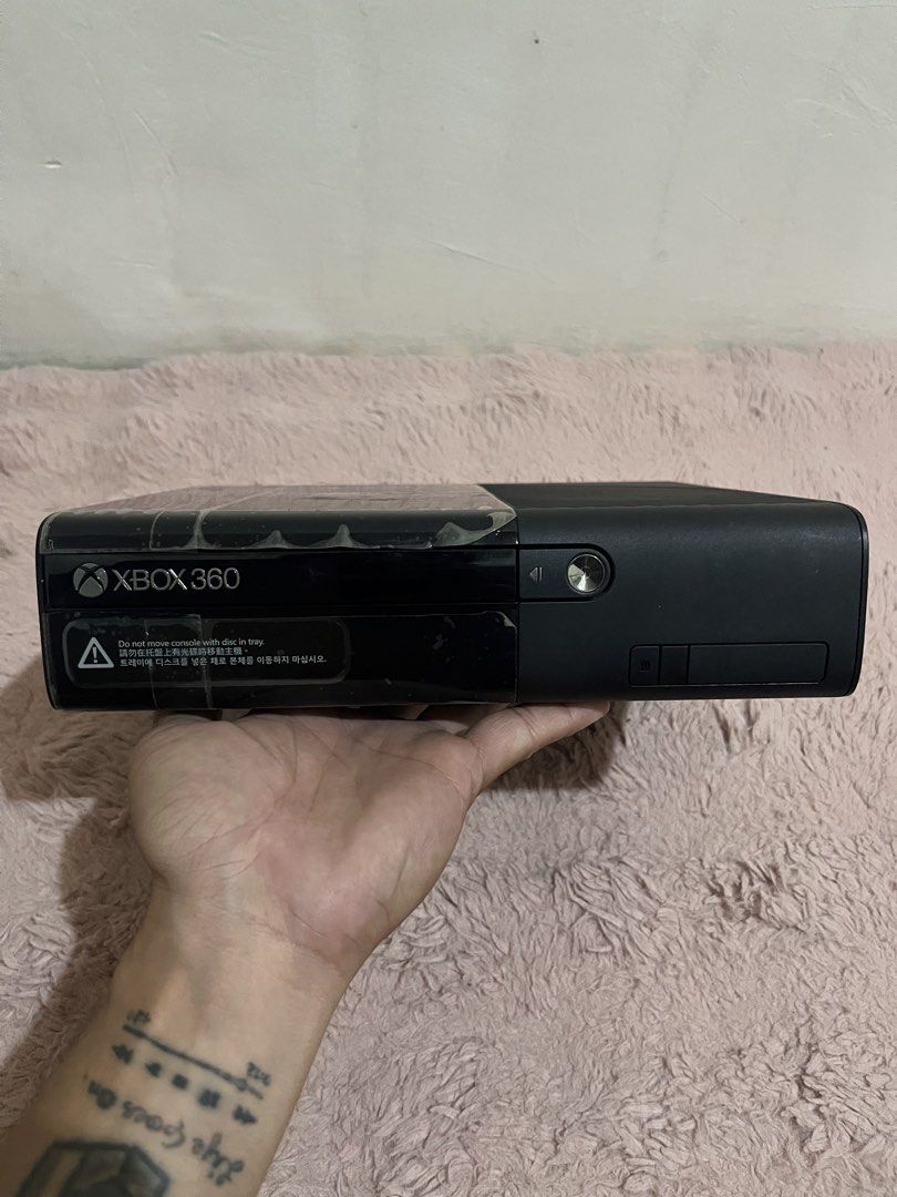 Microsoft Xbox 360 Slim with Kinect Motion Sensor (Category: Xbox) located in Cavite. Submitted by pesobill (Listing ID 1469577469, Image 3). Description: Working No issue No controller No games Naic Location PickUp/Lalamove.