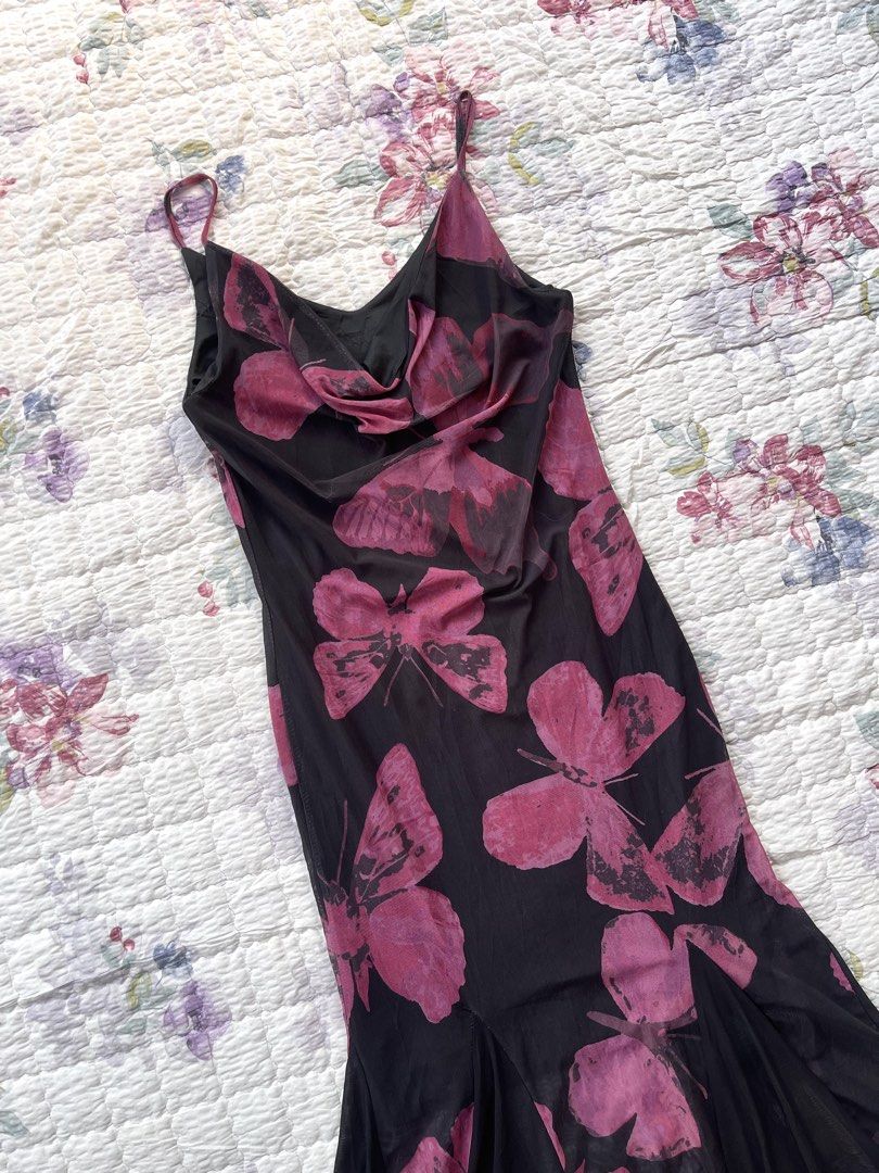 Midnight Butterfly Slip Dress (Category: Dresses) located in Pagadian. Submitted by thrift.wrld (Listing ID 1469671404, Image 1). Description: ✨💐Midnight Butterfly Slip Dress 💐✨ 🧷Size: Medium- Semi Large 🧷Length: 43 🧷Bust: 16 🧷Condition: Excellent 🧷Color rate: 10 .