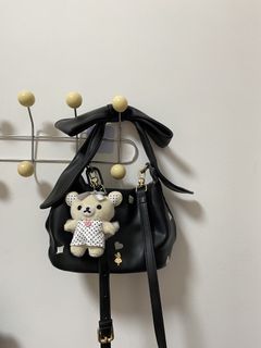(Category: ) located in . Submitted by pinkhyae.preloved (Listing ID 1469587273, Image 1). Description: .