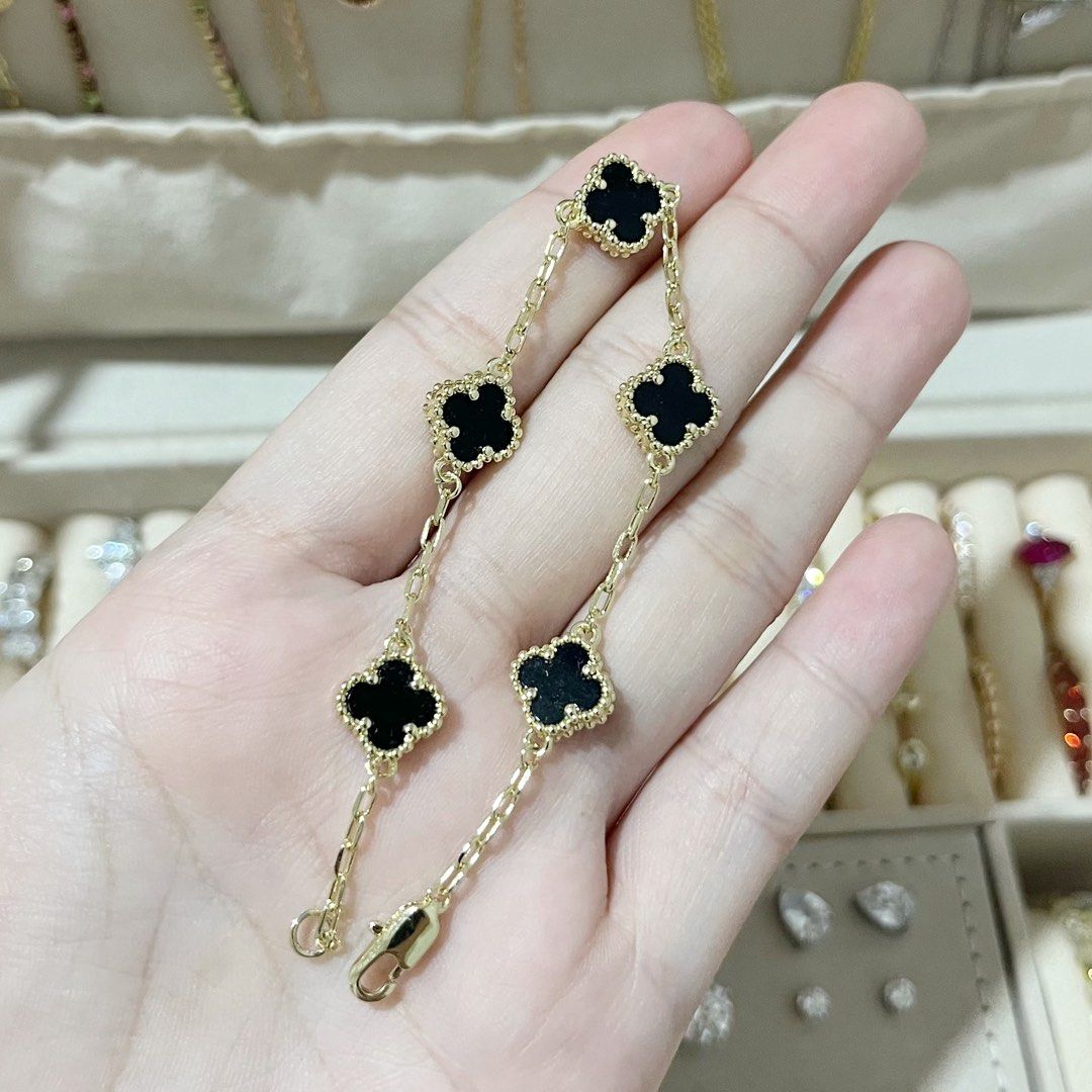 MINI VCA BLACK GOLD BRACELET (Category: Bracelets) located in Talavera. Submitted by curatedbykhy (Listing ID 1469690120, Image 1). Description: ganda ng pagka-gold!! hindi mukhang cheap!! can fit size 6-7”.